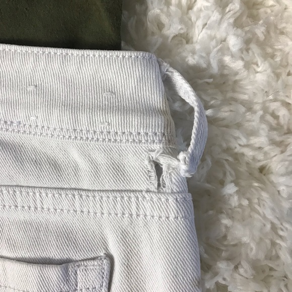 Junior’s White Delia’s Taylor Capri Pants Size 3/4 - Picture 8 of 8